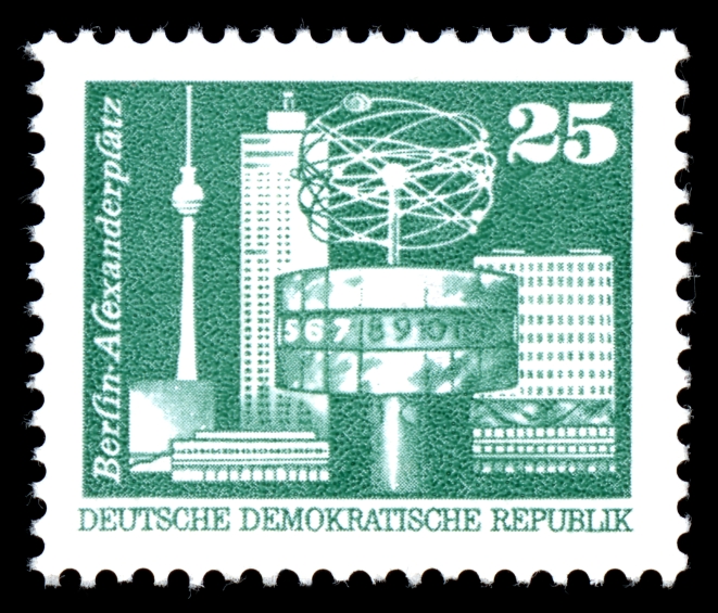 Veel bouw- en kunstwerken die zijn ontstaan in de DDR en waar de regering trots op was en graag mee wilde pronken, kwamen op een postzegel terecht. Zo ook het Urania Weltzeituhr